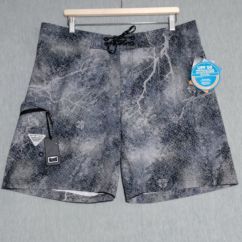 Columbia PFG Offshore II Board Shorts Mens 38 Realtree Mako Gray Black 9" Inseam - Picture 2 of 12
